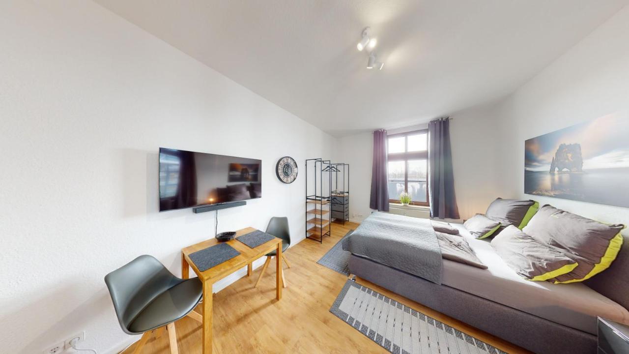 Sweethome - Zentral - Kueche & Parkplatz, Wifi Halle  Exterior photo