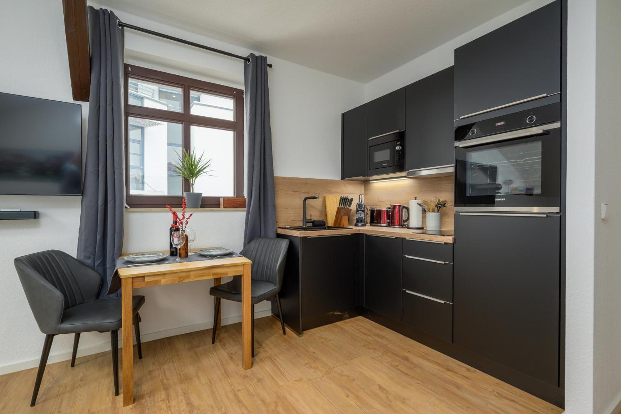 Sweethome - Zentral - Kueche & Parkplatz, Wifi Halle  Exterior photo