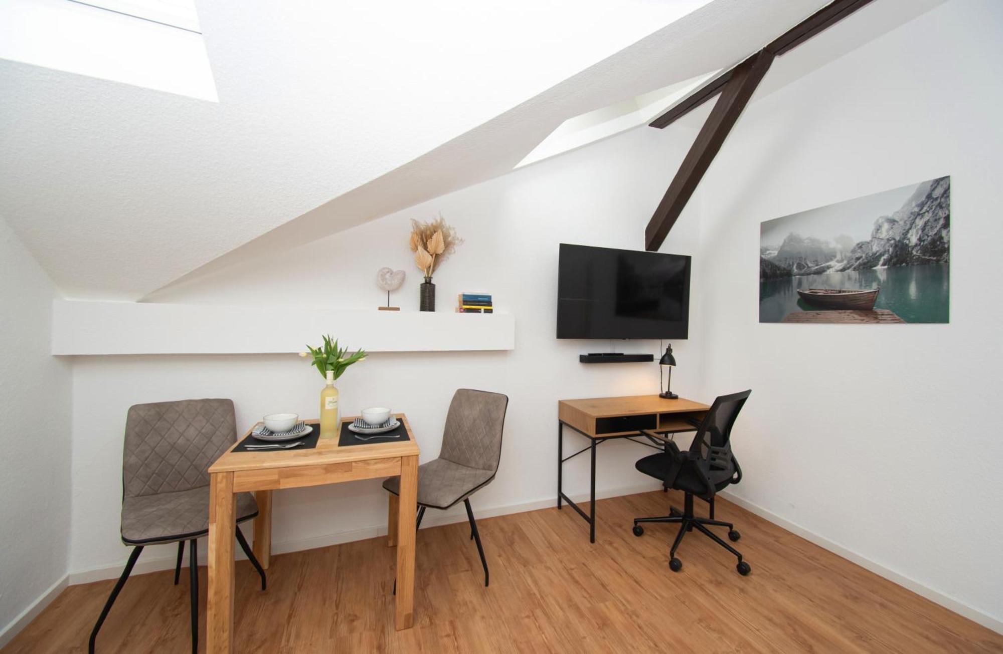 Sweethome - Zentral - Kueche & Parkplatz, Wifi Halle  Exterior photo