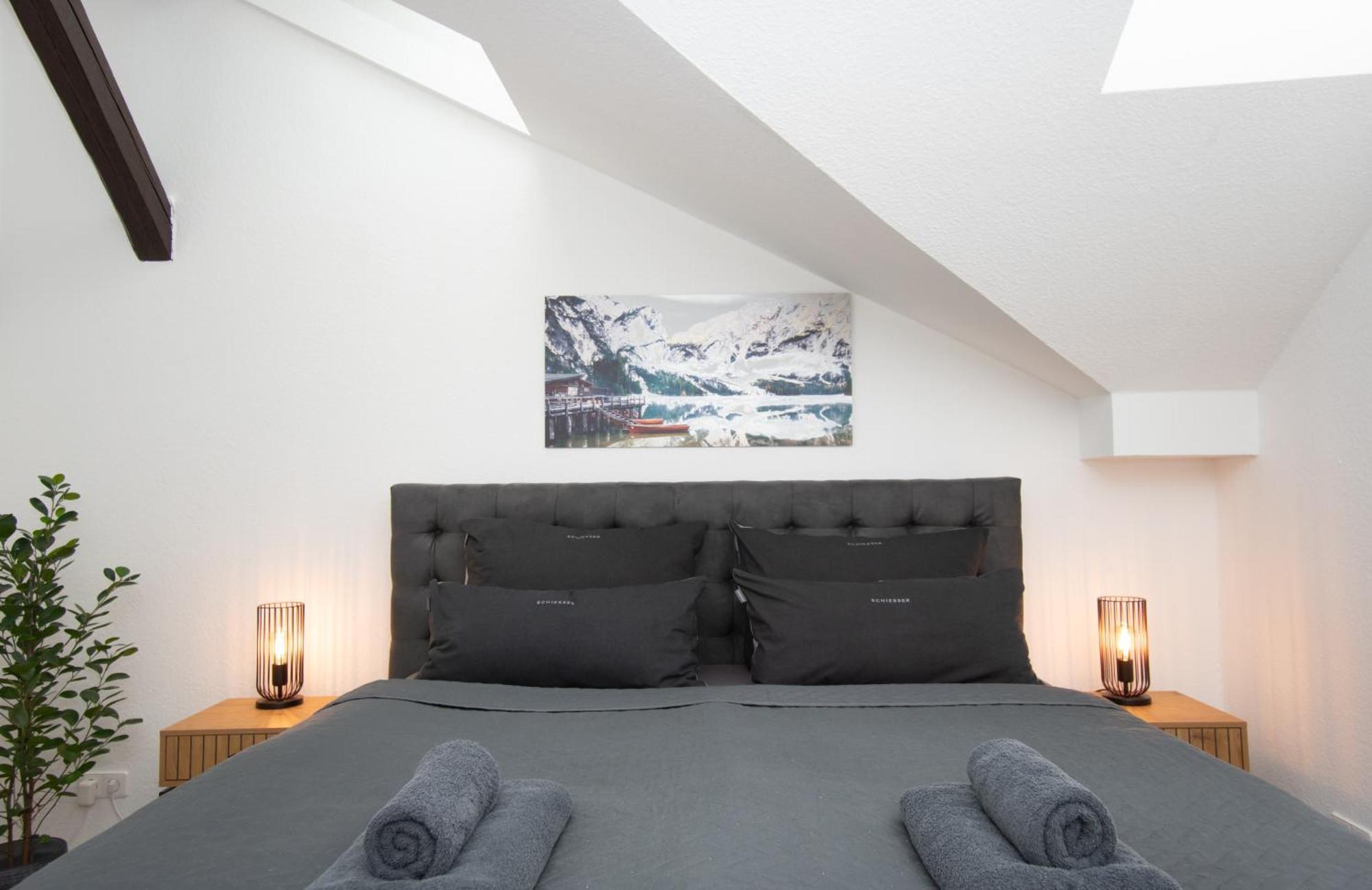 Sweethome - Zentral - Kueche & Parkplatz, Wifi Halle  Exterior photo